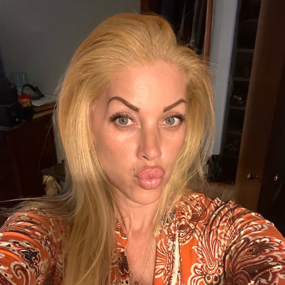 Meet your Posher, Marina